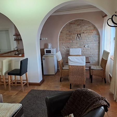Apartman Romana Postorna Esterno foto