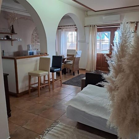 Apartman Romana Postorna Esterno foto