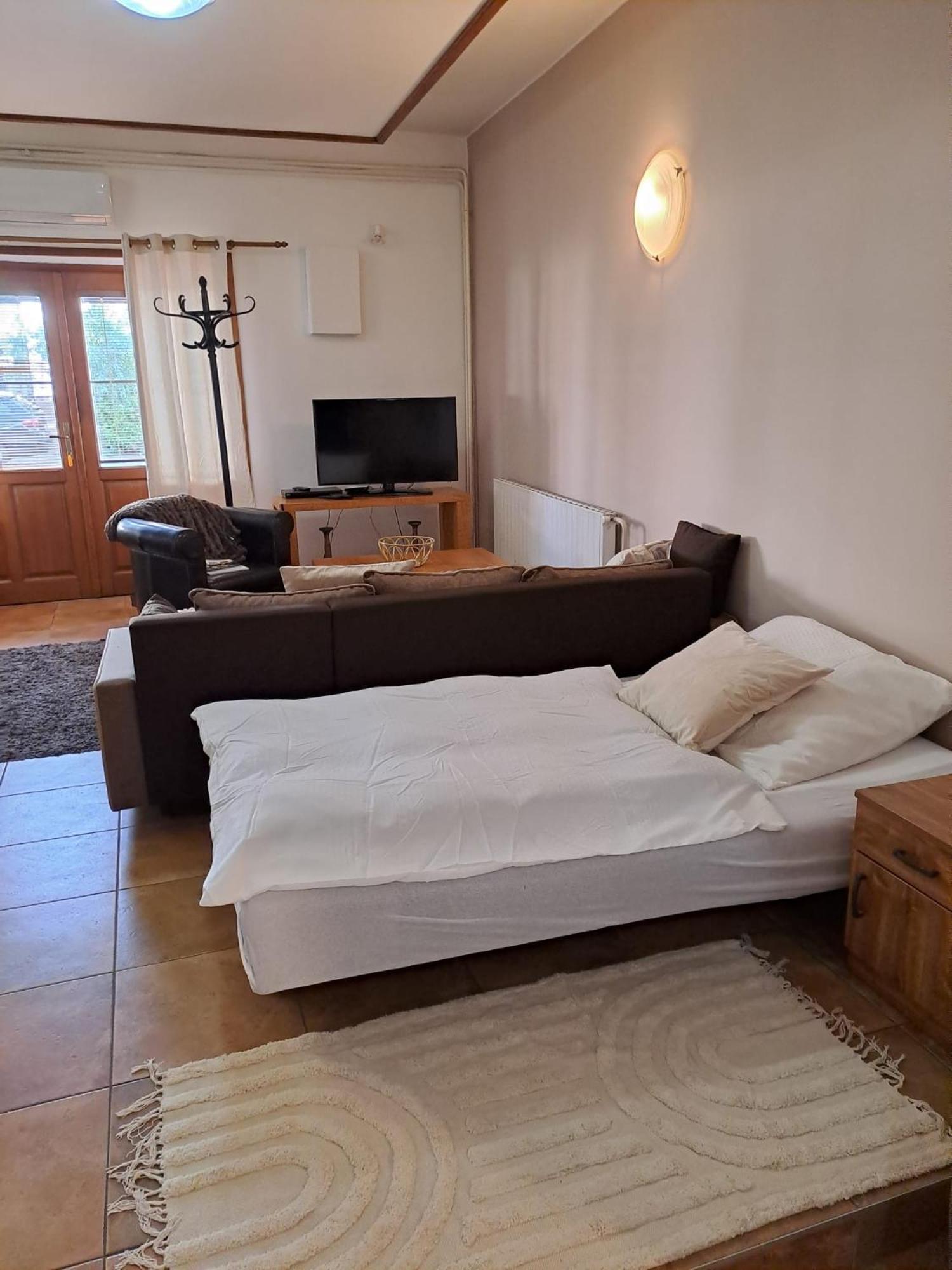 Apartman Romana Postorna Esterno foto